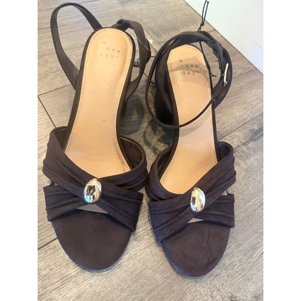 A New Day Bibi Brown Block Heel Sandals Gold Pebble Accent Womens 8 NEW